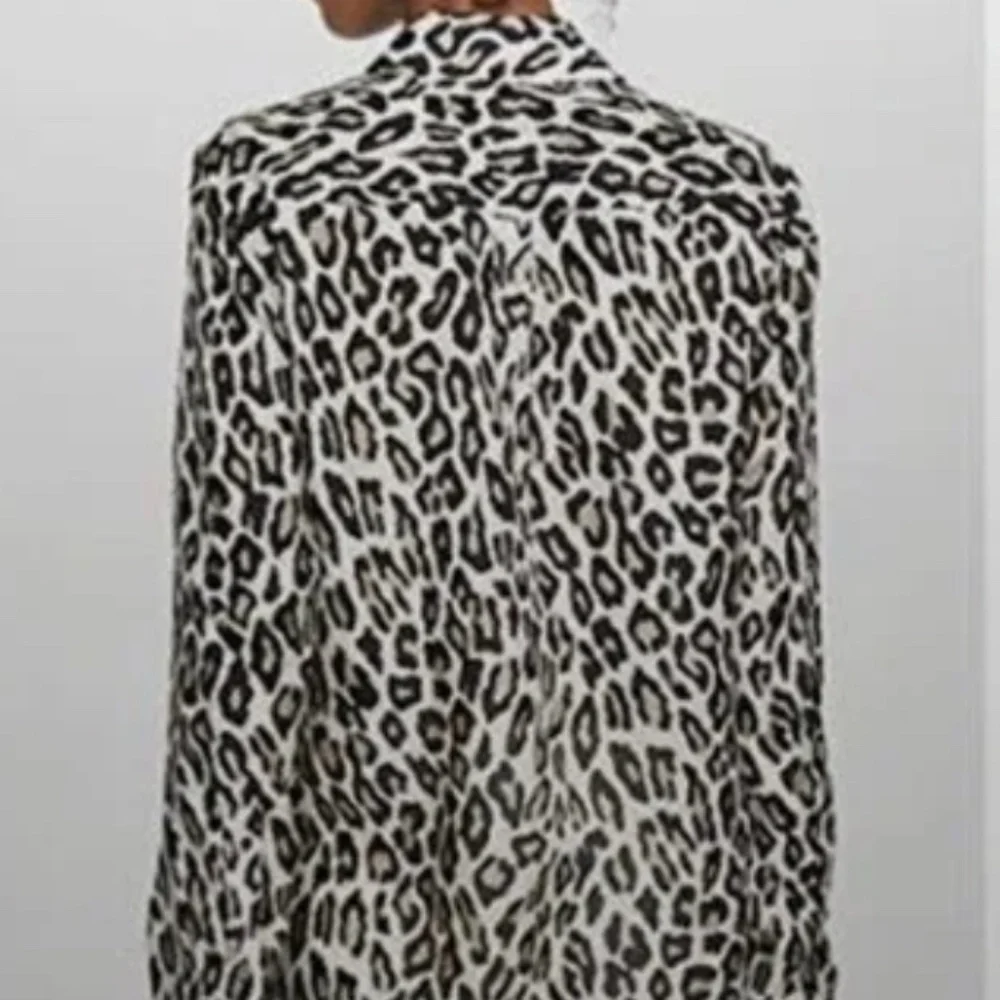 Theory animal print button shirt, P,   GD1144 - Picture 2 of 5